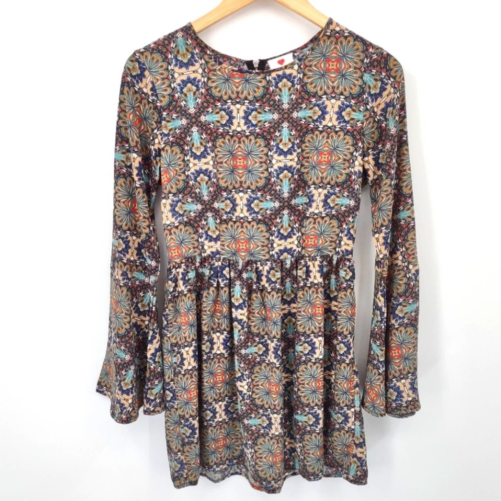 One Clothing bell sleeve mini dress kaleidoscope print M 70s